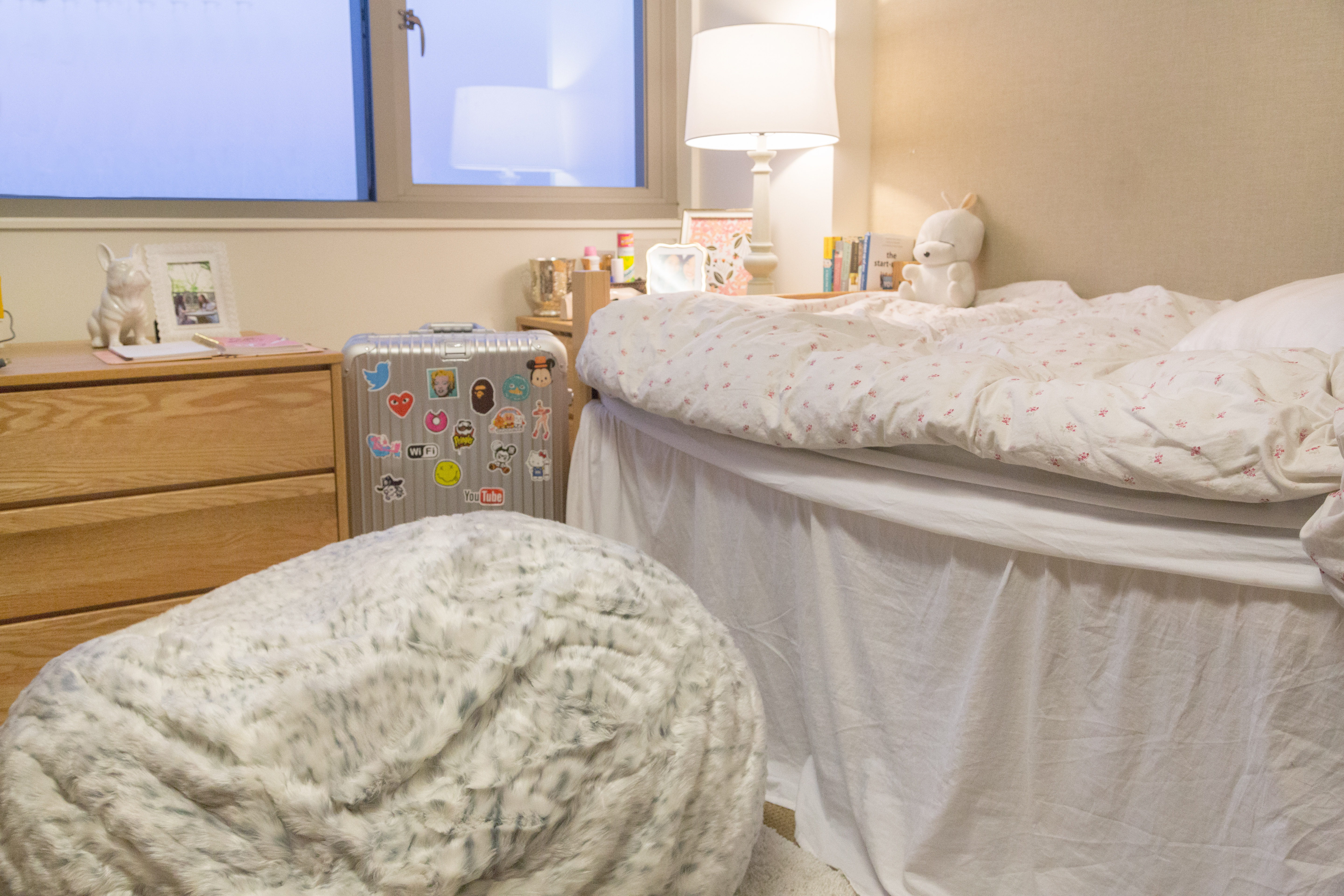 ally gong ucla college dorm room pottery barn