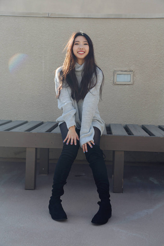ally gong fashion blogger, cute outfit, gray details, gray sweater