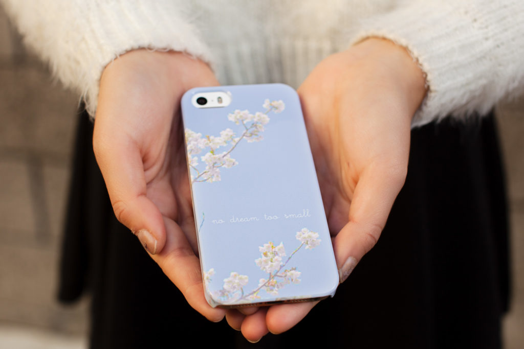 ally gong phone case gift caseapp sakura japanese shoujo manga tumblr kawaii cute blue sky sora white cherry blossoms customized phone case